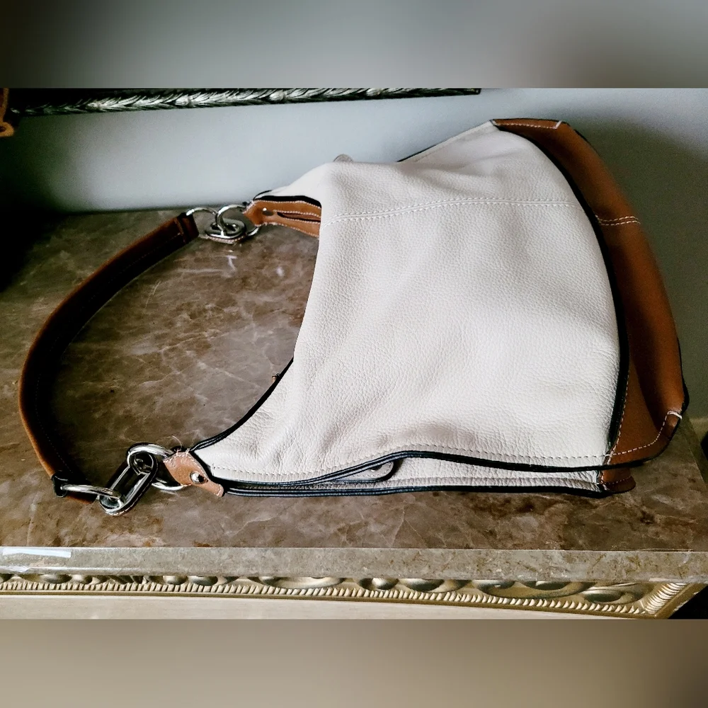 Tignanello Hobo 100% Genuine Leather Shoulder Bag Large Cream/Cognac 14